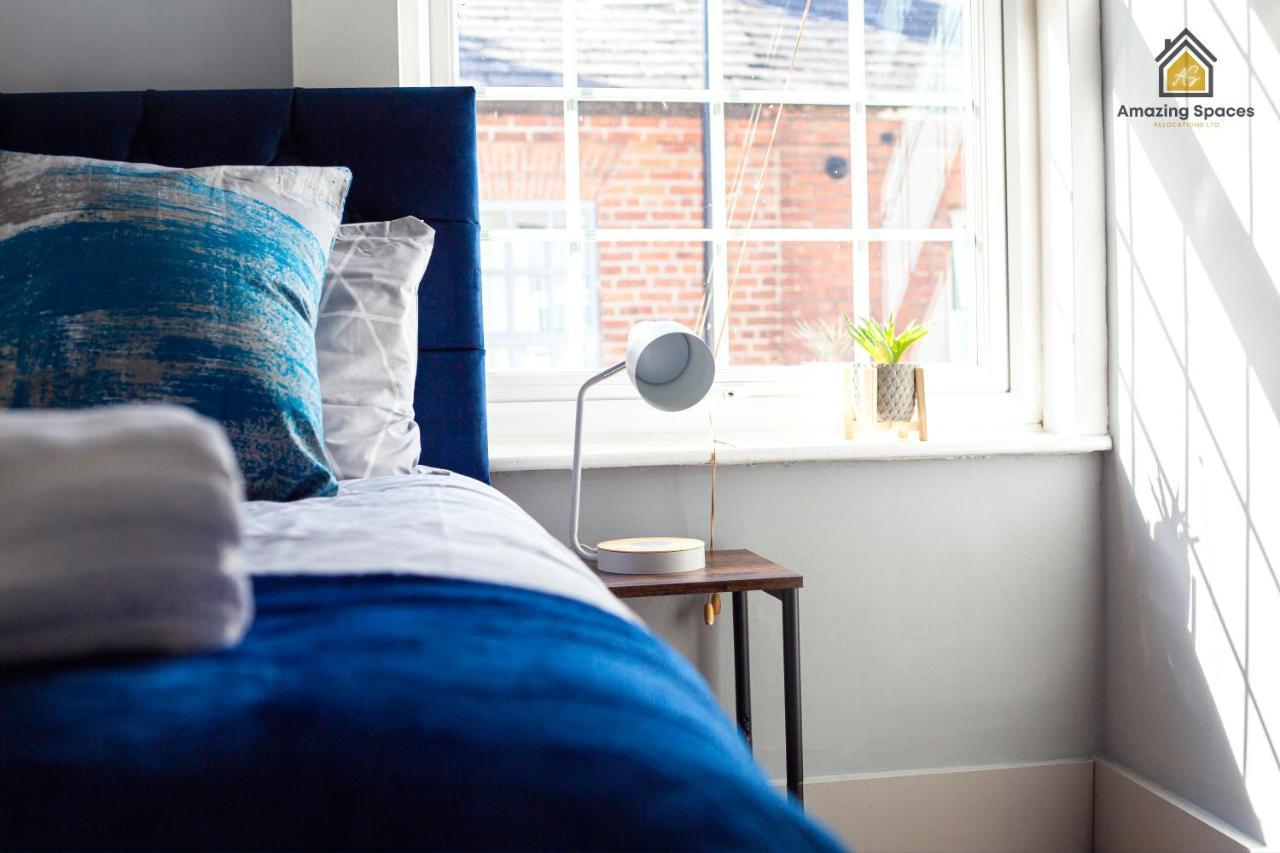 City Centre 2 Bed Flat Sleeps 3 For Work And Leisure With Free Wifi By Amazing Spaces Relocations Ltd ワーリントン エクステリア 写真