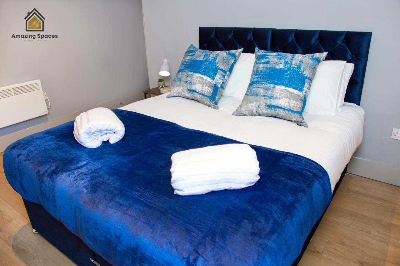 City Centre 2 Bed Flat Sleeps 3 For Work And Leisure With Free Wifi By Amazing Spaces Relocations Ltd ワーリントン エクステリア 写真
