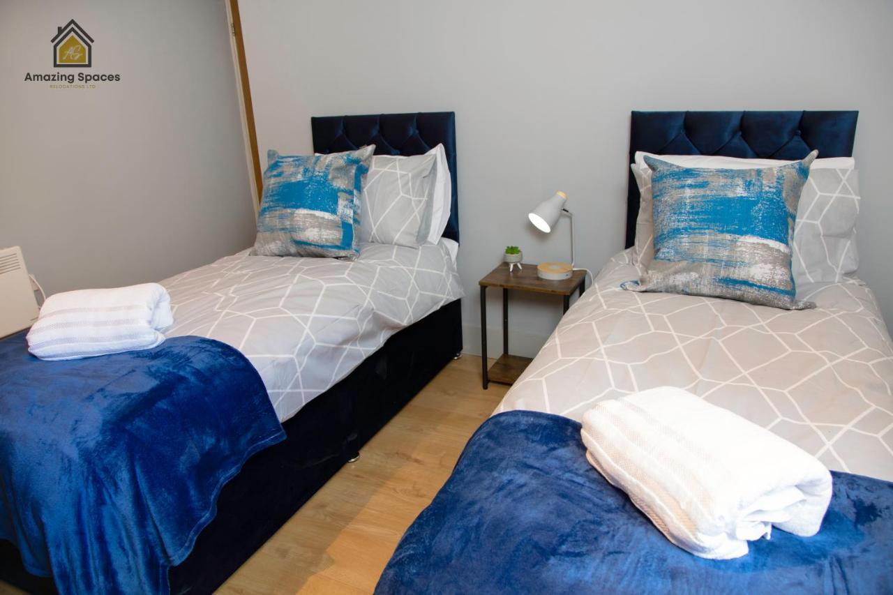 City Centre 2 Bed Flat Sleeps 3 For Work And Leisure With Free Wifi By Amazing Spaces Relocations Ltd ワーリントン エクステリア 写真