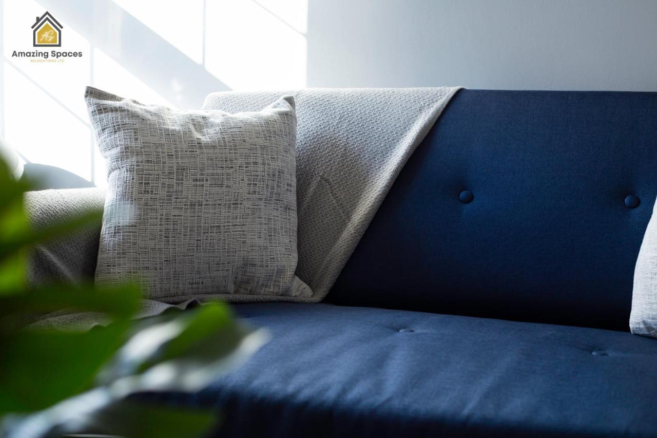 City Centre 2 Bed Flat Sleeps 3 For Work And Leisure With Free Wifi By Amazing Spaces Relocations Ltd ワーリントン エクステリア 写真