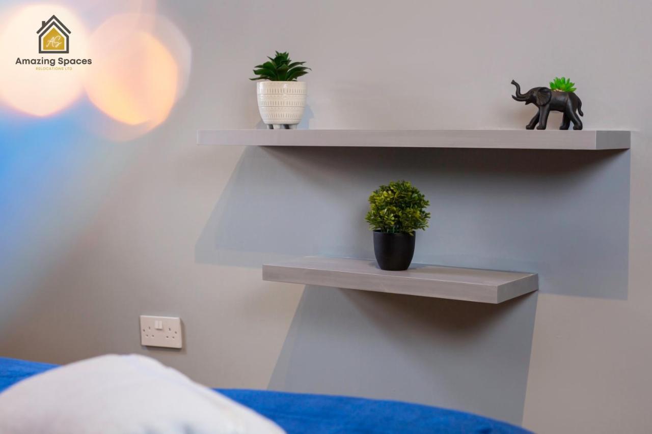 City Centre 2 Bed Flat Sleeps 3 For Work And Leisure With Free Wifi By Amazing Spaces Relocations Ltd ワーリントン エクステリア 写真
