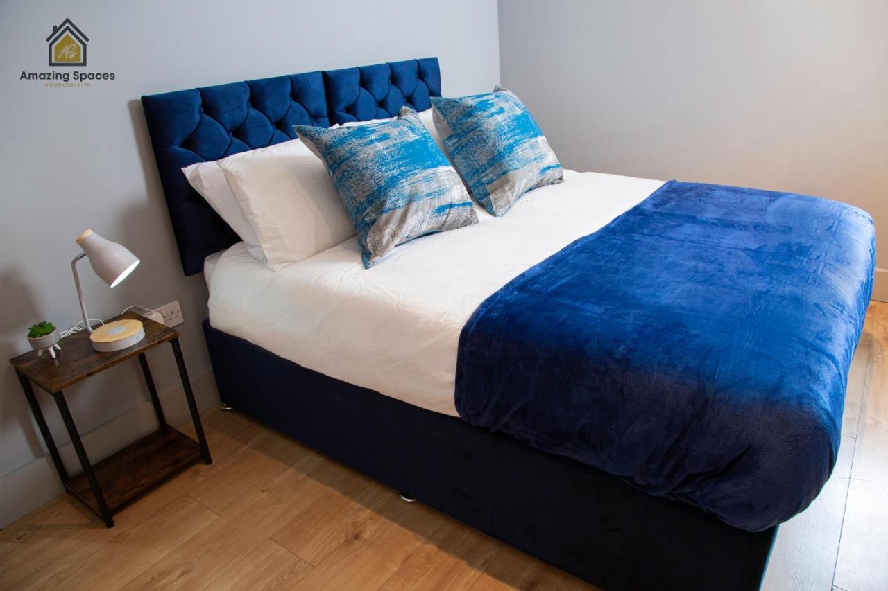 City Centre 2 Bed Flat Sleeps 3 For Work And Leisure With Free Wifi By Amazing Spaces Relocations Ltd ワーリントン エクステリア 写真